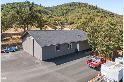 4873 Old Stage Road, Central Point, OR 97502 - Photo 35