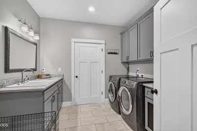 4873 Old Stage Road, Central Point, OR 97502 - Photo 21