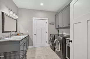 4873 Old Stage Rd, Central Point, OR 97502 - Photo 21