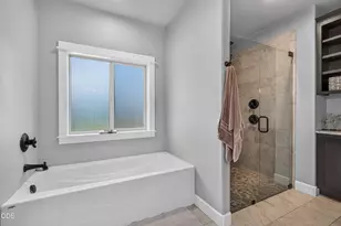 4873 Old Stage Rd, Central Point, OR 97502 - Photo 17