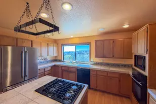 1640 Ridgecrest Dr, Klamath Falls, OR 97601 - Photo 13