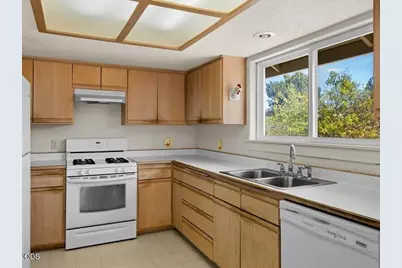 895 Coutant Lane, Grants Pass, OR 97527 - Photo 11