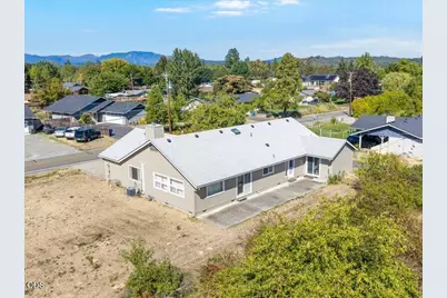 895 Coutant Lane, Grants Pass, OR 97527 - Photo 7