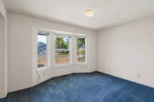895 Coutant Ln, Grants Pass, OR 97527 - Photo 17
