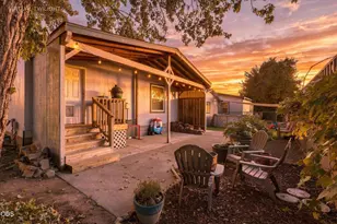 1635 SW Sun Glo Dr, Grants Pass, OR 97527 - Photo 1