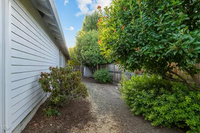 1443 Yellowstone Avenue, Medford, OR 97504 - Photo 27