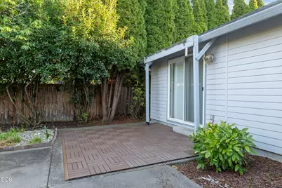 1443 Yellowstone Avenue, Medford, OR 97504 - Photo 33