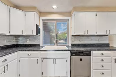 1443 Yellowstone Avenue, Medford, OR 97504 - Photo 13