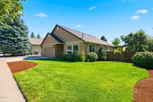 2967 NW Chardonnay Ln, Bend, OR 97703 - Photo 5