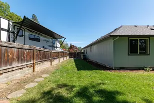 22 SW Leonard St, Grants Pass, OR 97526 - Photo 31