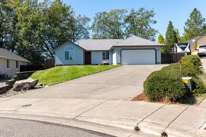 22 SW Leonard Street, Grants Pass, OR 97526 - Photo 3