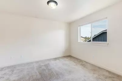 20844 NE Sierra Drive, Bend, OR 97701 - Photo 17