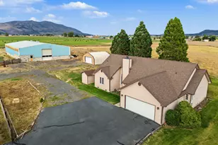 10505 Springlake Rd, Klamath Falls, OR 97603 - Photo 33