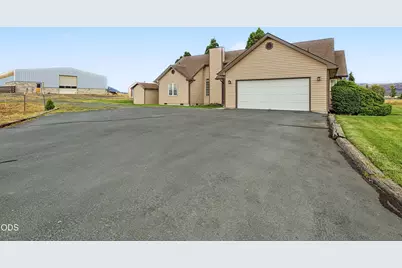 10505 Spring Lake Road, Klamath Falls, OR 97603 - Photo 11