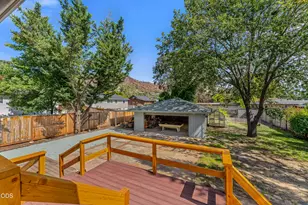 455 NE 11th St, Grants Pass, OR 97526 - Photo 17