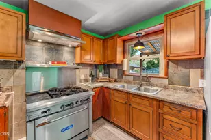 455 NE 11th St, Grants Pass, OR 97526 - Photo 7