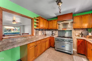 455 NE 11th St, Grants Pass, OR 97526 - Photo 9