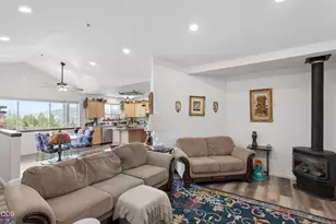 1396 SE Laurel Ct, Roseburg, OR 97470 - Photo 3