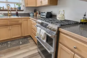 1396 SE Laurel Ct, Roseburg, OR 97470 - Photo 7