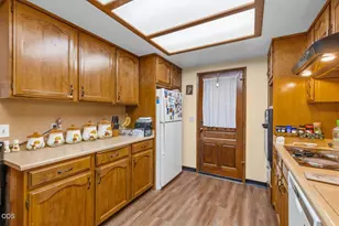 758 Summit Loop, Grants Pass, OR 97527 - Photo 9