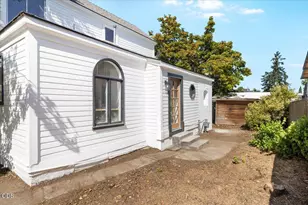 425 S Oakdale Ave, Medford, OR 97501 - Photo 31