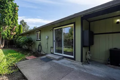 2554 Stearns Way, Medford, OR 97501 - Photo 27