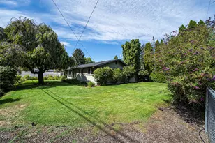 2554 Stearns Way, Medford, OR 97501 - Photo 5