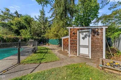 732 NW 4th Street, Grants Pass, OR 97526 - Photo 23
