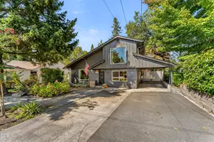 732 NW 4th St, Grants Pass, OR 97526 - Photo 1