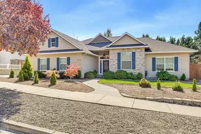 4126 Hemlock Drive, Medford, OR 97504 - Photo 1