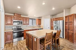 2318 Lara Ln, Central Point, OR 97502 - Photo 5