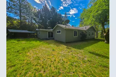 1570 Sleepy Hollow Loop, Grants Pass, OR 97527 - Photo 19
