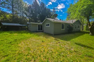 1570 Sleepy Hollow Loop, Grants Pass, OR 97527 - Photo 19