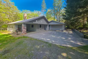 1570 Sleepy Hollow Loop, Grants Pass, OR 97527 - Photo 17
