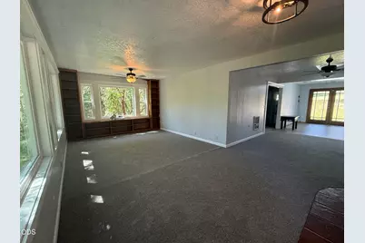 1570 Sleepy Hollow Loop, Grants Pass, OR 97527 - Photo 3