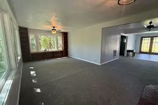 1570 Sleepy Hollow Loop, Grants Pass, OR 97527 - Photo 3