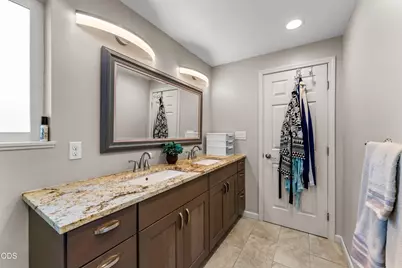 14819 Avalon Drive, White City, OR 97503 - Photo 17
