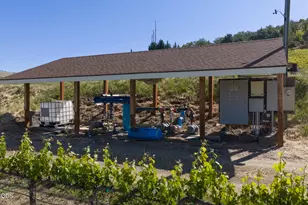 100 Belle Fiore Ln, Ashland, OR 97520 - Photo 33
