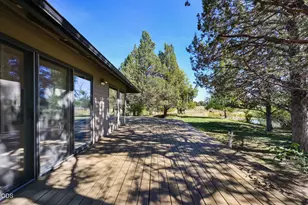 61330 Larsen Rd, Bend, OR 97702 - Photo 39