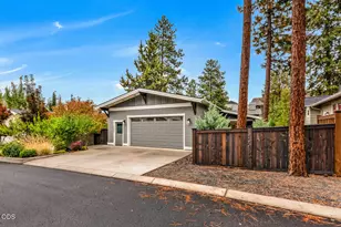 2424 NW Crossing Dr, Bend, OR 97703 - Photo 23