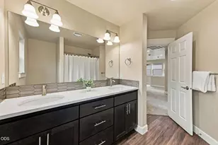 20597 SE Gemstone Ave, Bend, OR 97702 - Photo 33
