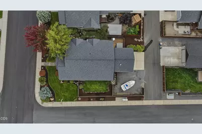 4105 SW Salmon Avenue, Redmond, OR 97756 - Photo 3