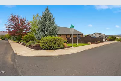 4105 SW Salmon Avenue, Redmond, OR 97756 - Photo 7