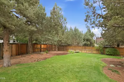 63082 Layton Avenue, Bend, OR 97701 - Photo 29