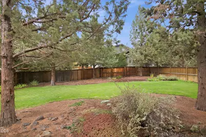 63082 Layton Avenue, Bend, OR 97701 - Photo 35