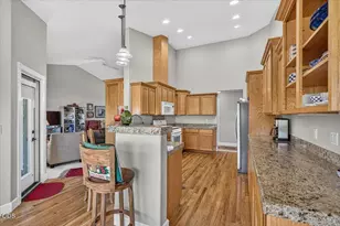 89 Skyhawk Dr, Eagle Point, OR 97524 - Photo 15