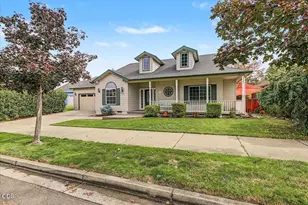 660 Valley Oak Blvd, Central Point, OR 97502 - Photo 1