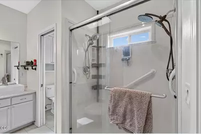 660 Valley Oak Boulevard, Central Point, OR 97502 - Photo 17