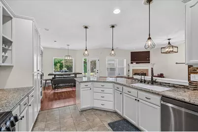 660 Valley Oak Boulevard, Central Point, OR 97502 - Photo 9