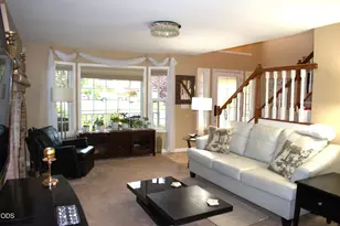 640 Carriage Ln, Jacksonville, OR 97530 - Photo 5